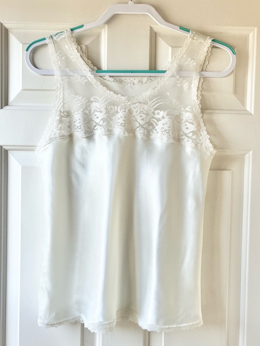 Feather Bed Intimates Ivory Lace Trim Satin Camisole Size M